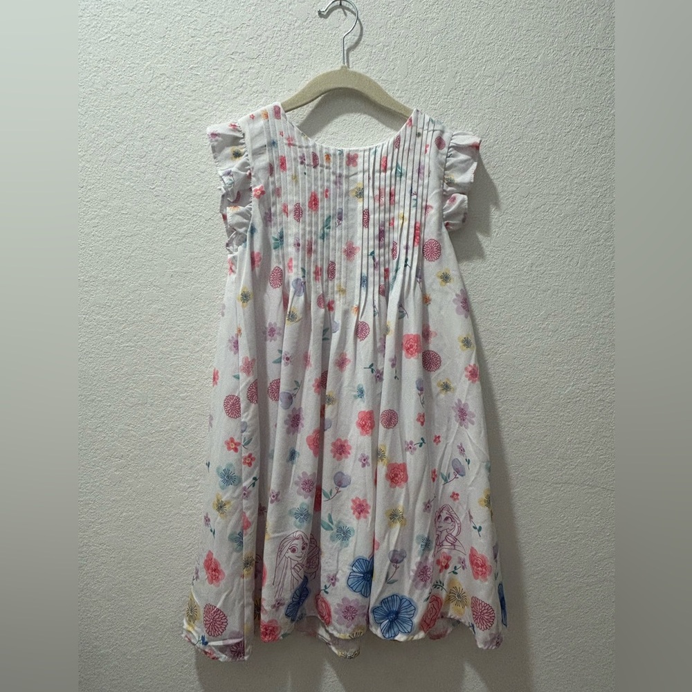 Girls Disney white dress with Princess Rapunzel size 9/10